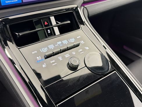 Certified 2024 Porsche Panamera image 25