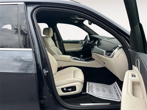 Used 2022 BMW X5 xDrive40i w/ Luxury Seating Package image 15