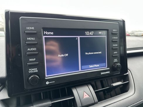 Used 2022 Toyota RAV4 LE image 16