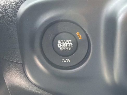 Used 2021 Jeep Wrangler Sport S image 25