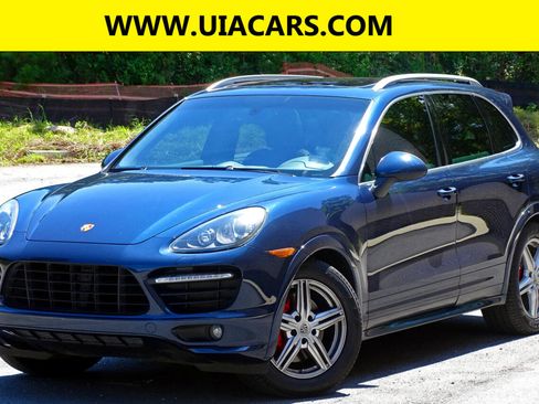 Used 2014 Porsche Cayenne GTS image 2