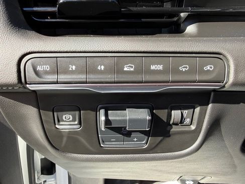 Used 2024 Cadillac Escalade Sport w/ LPO, ONYX Package image 16