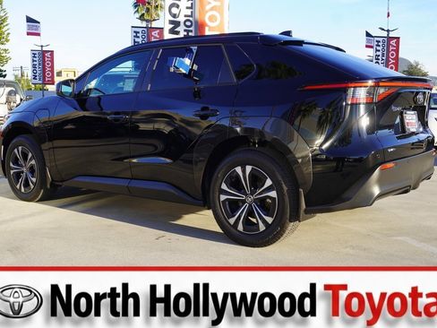 Certified 2025 Toyota bZ4X FWD image 5