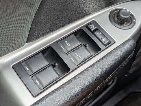 Used 2012 Chrysler 200 Touring FWD image 21