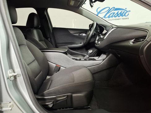 Used 2024 Chevrolet Malibu LS FWD image 12