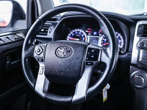 Used 2019 Toyota 4Runner SR5 image 18