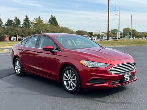 Used 2017 Ford Fusion SE image 8