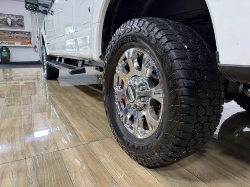 Used 2020 Ford F250 Lariat w/ Lariat Ultimate Package AWD/4WD image 10