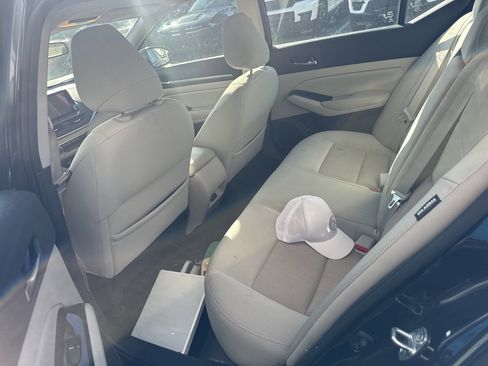 Used 2021 Nissan Altima 2.5 SV image 8