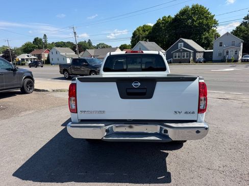 Used 2017 Nissan Frontier SV AWD/4WD image 4