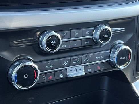 Certified 2022 Ford F150 XLT w/ Equipment Group 302A High image 33