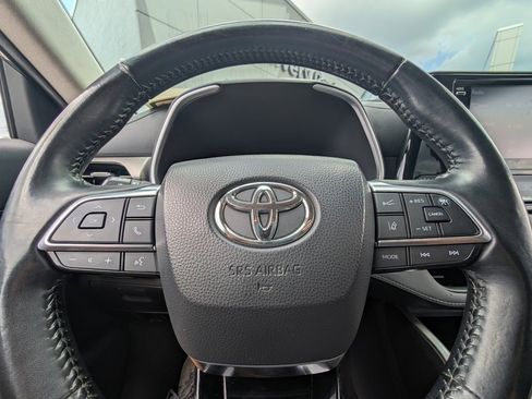 Used 2021 Toyota Highlander XLE image 22
