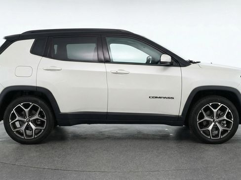 Used 2025 Jeep Compass Limited AWD/4WD image 11
