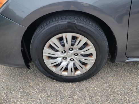 Used 2013 Toyota Camry LE FWD image 33