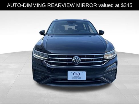 Used 2022 Volkswagen Tiguan SE image 2