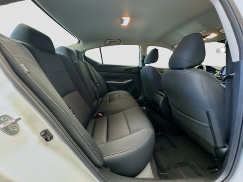 Used 2024 Nissan Altima 2.5 SV FWD image 17