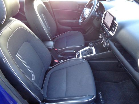 Used 2023 Hyundai Venue Limited image 26