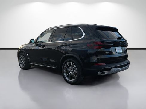 New 2026 BMW X5 xDrive50e w/ Executive Package image 5