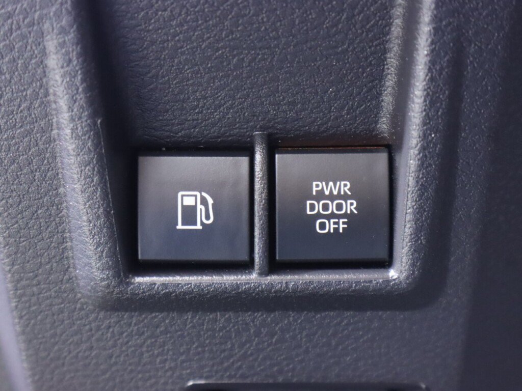 Used 2025 Toyota Sienna Platinum AWD/4WD image 11