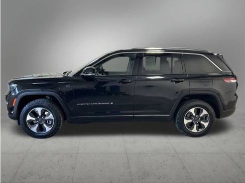 Used 2023 Jeep Grand Cherokee 4WD 4xe image 2