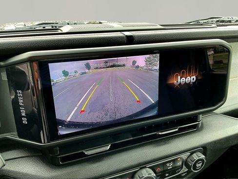 Used 2024 Jeep Wrangler Sport AWD/4WD image 11