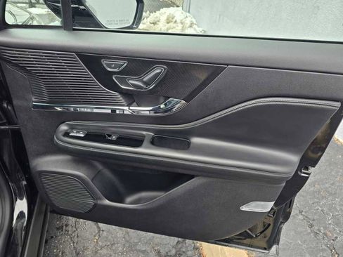 Used 2022 Lincoln Corsair AWD w/ Premium Package image 28