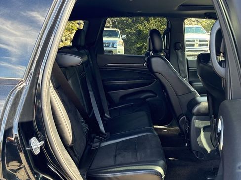 Used 2018 Jeep Grand Cherokee Altitude image 11