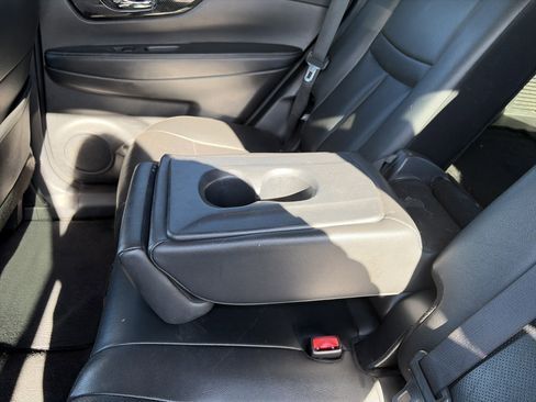 Used 2020 Nissan Rogue SL image 24