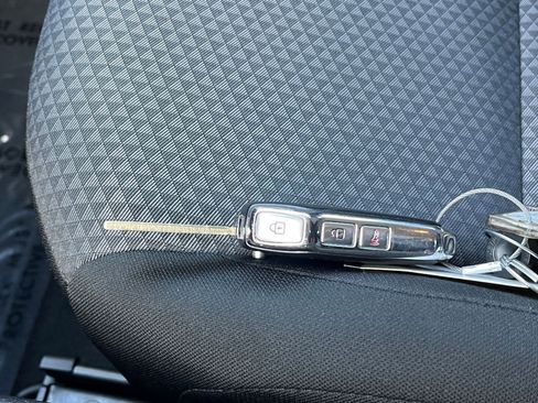 Used 2025 Kia Soul LX w/ LX Technology Package image 21