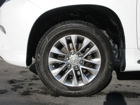 Used 2017 Lexus GX 460 Luxury AWD/4WD image 18