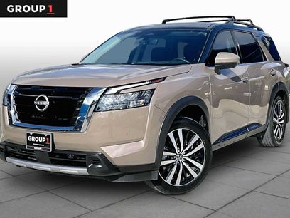 Used 2025 Nissan Pathfinder Platinum