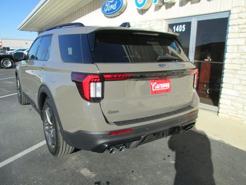 New 2026 Ford Explorer ST RWD image 6