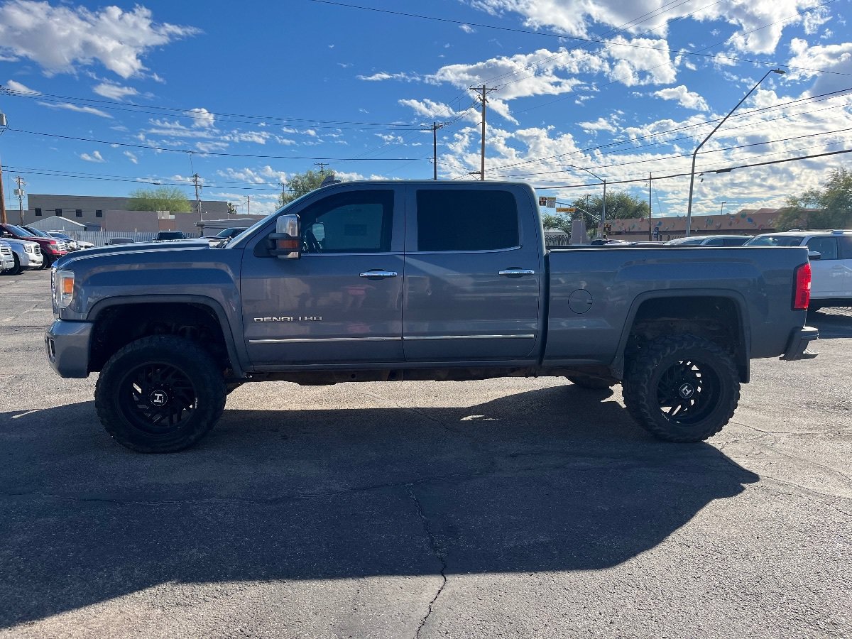 Used 2016 GMC Sierra 3500 Denali w/ Suspension Package, Off-Road AWD/4WD image 6