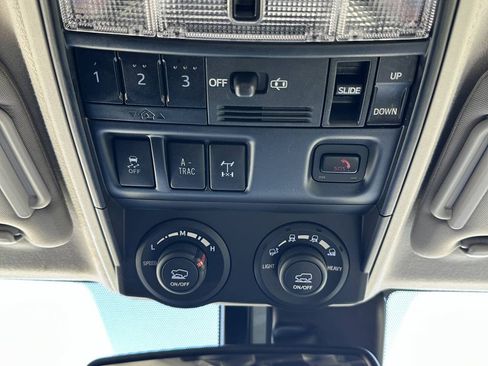 Used 2023 Toyota 4Runner TRD Off-Road Premium w/ Off Road Premium Plus Package AWD/4WD image 35
