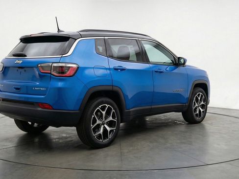 Used 2025 Jeep Compass Limited AWD/4WD image 9