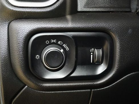 Used 2024 RAM 5500 Tradesman w/ Chrome Appearance Group image 22