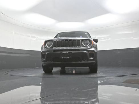 Used 2023 Jeep Renegade Latitude AWD/4WD image 10