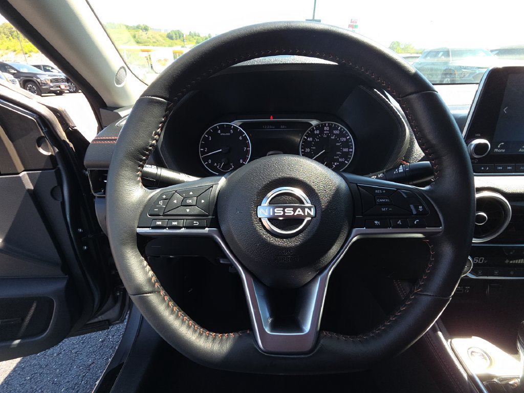 Used 2024 Nissan Sentra SR w/ SR Premium Package FWD image 17