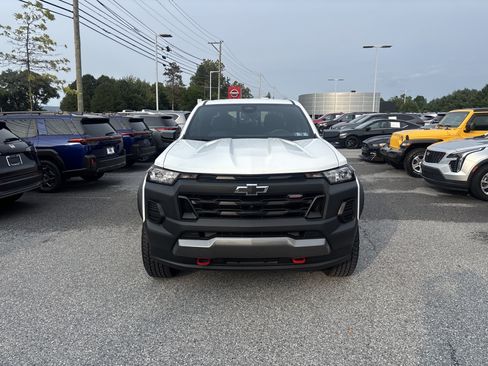 Used 2024 Chevrolet Colorado Trail Boss w/ Technology Package AWD/4WD image 16