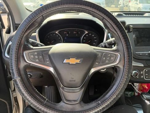 Used 2019 Chevrolet Equinox LT w/ Driver Convenience Package FWD image 14