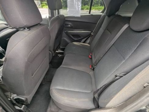 Used 2020 Chevrolet Trax LS FWD image 19