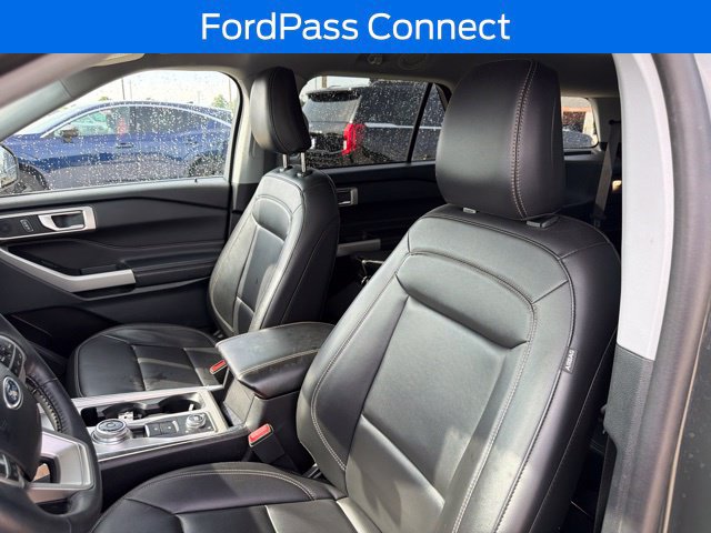 Used 2024 Ford Explorer XLT w/ Equipment Group 202A AWD/4WD image 14