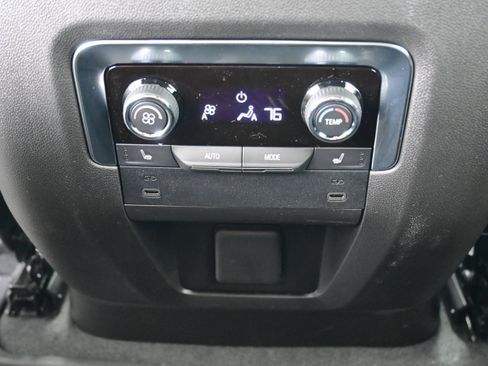 New 2026 Chevrolet Suburban Premier w/ Sun And Tow Package AWD/4WD image 20