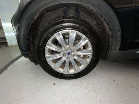 Used 2020 Ford Explorer Limited w/ Class III Trailer Tow Package image 10