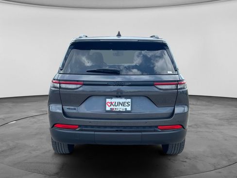 Used 2024 Jeep Grand Cherokee Altitude AWD/4WD image 7