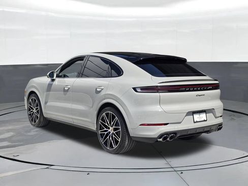 New 2026 Porsche Cayenne Coupe AWD/4WD image 3