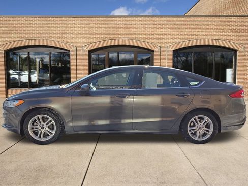 Used 2018 Ford Fusion SE w/ Fusion SE Technology Package image 7