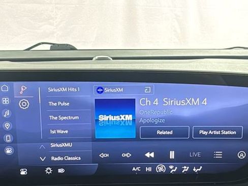 Used 2024 Buick Envision Sport Touring image 25