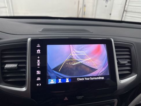 Used 2017 Honda Pilot Touring image 17