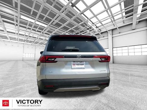 Used 2024 Toyota Grand Highlander Limited image 5